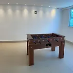 Apto no 4º andar com ar e Wi-Fi a 250 mts do mar!