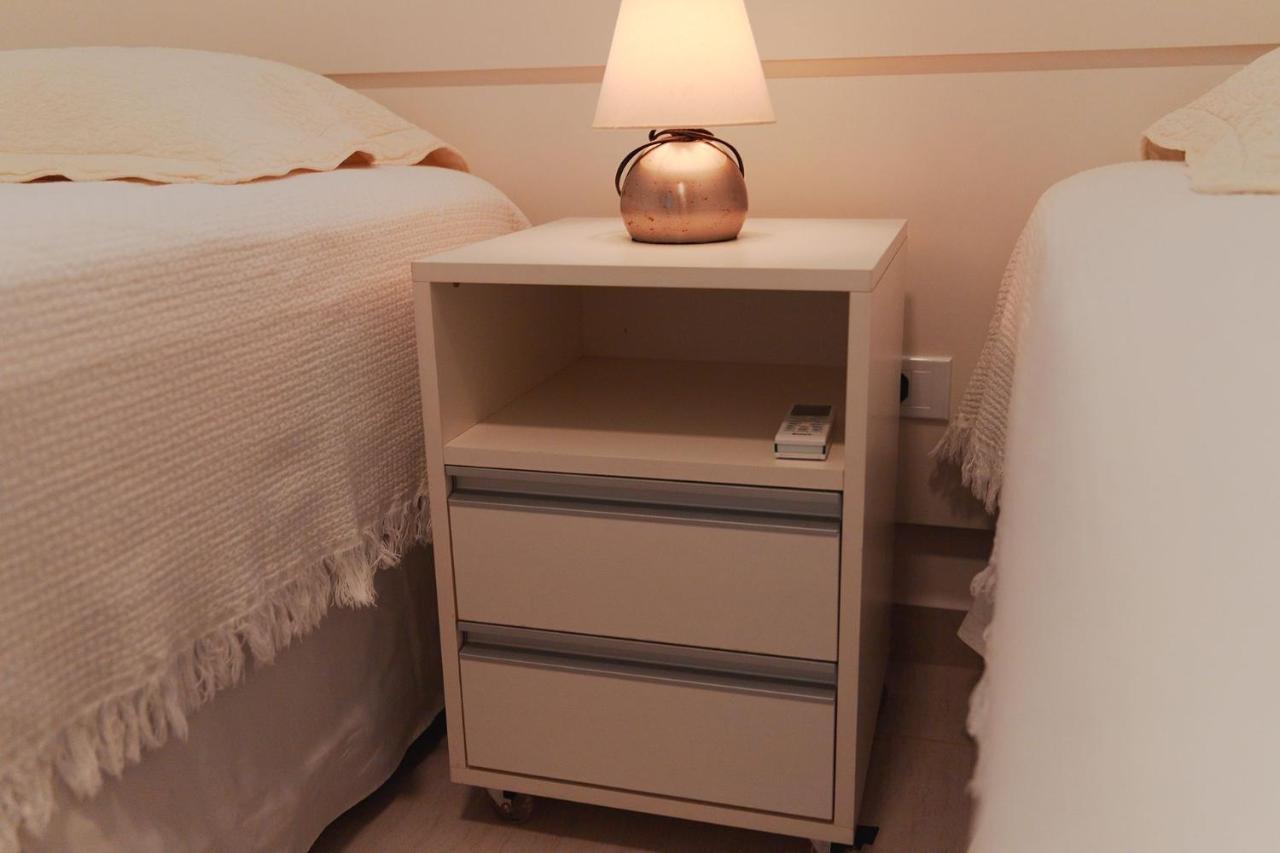 Apartamento Apto Na Grande - No 4º Andar Com Ar E Wi-fi Proximo Do Mar!